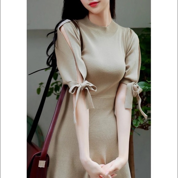 Knit cold shoulder dress - Picture 2 of 2